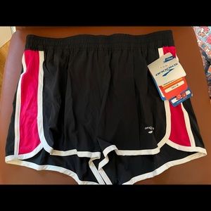 Brooks Running Shorts NWT Women’s L
